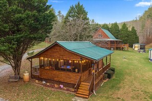 Terrace/patio - *Timber & Tin 2*Cabin|Couples Getaway|Creek|HotTub (Suches)