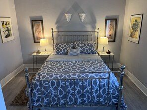 4 quartos, cofres nos quartos, ferros/tábuas de passar roupa