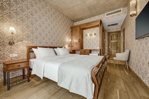 Junior Room | Hypo-allergenic bedding, minibar, in-room safe, blackout drapes - Ampelo Resort (Gurjaani)