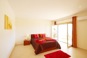 7 bedrooms, in-room safe, iron/ironing board, free WiFi