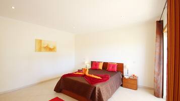 7 bedrooms, in-room safe, iron/ironing board, free WiFi