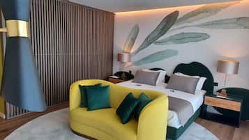 Junior Studio Suite | Minibar, individually decorated, individually furnished