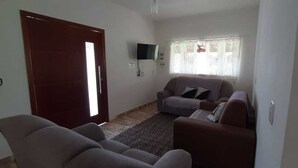 Smart TV, books - Recanto Vó Rosa (Socorro)