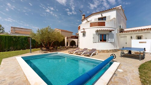 VILLA LA CABRERA