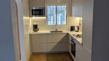 Fridge, microwave, oven, dishwasher