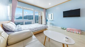 1 bedroom, free WiFi - Yeosu Seuteimeong (Yeosu)