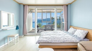 Basic Room, 1 Bedroom (101(No admission if the dog exceeds)) | 1 bedroom, free WiFi - Yeosu Seuteimeong (Yeosu)