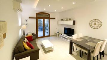 Apartment, Smoking | 2 bedrooms, Internet