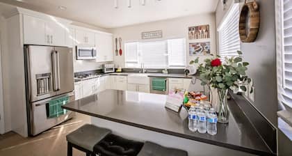 #3.Upstairs Disneyland8minutes*Anaheim Convent*littleSaigon*Beaches