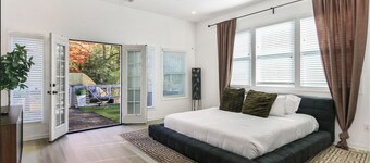 Influencer Home near downtown with Hidden room