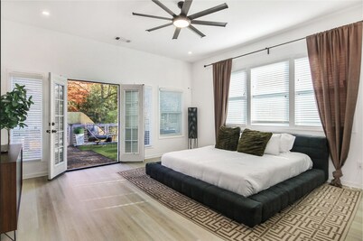 Influencer Home near downtown with Hidden room