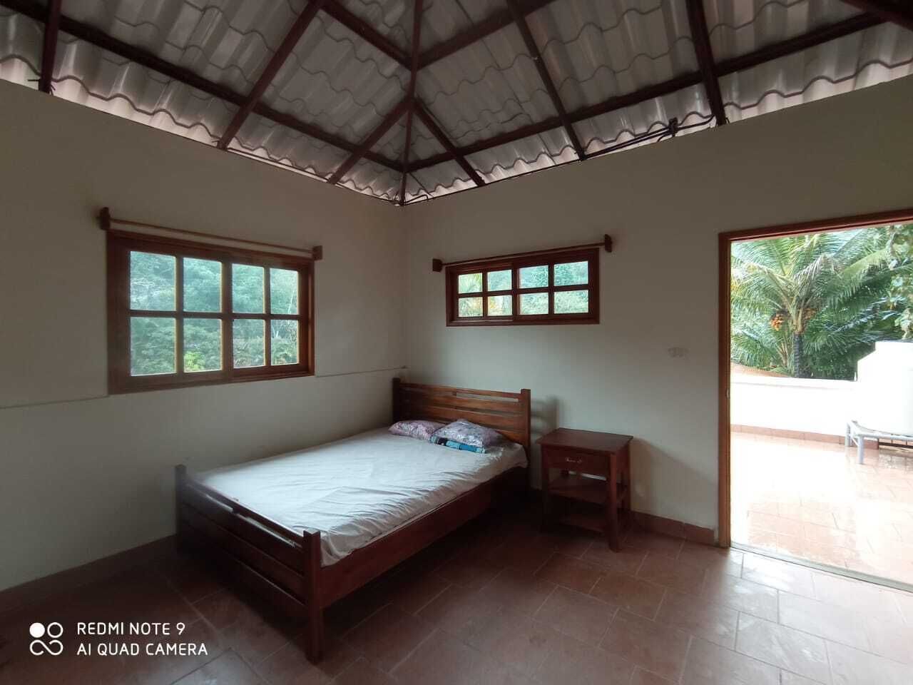 2 bedrooms, bed sheets