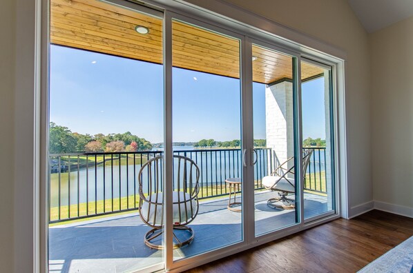 Interior - New Lakehouse - Pool - Golf Simulator - 2 Masters (Bullard)