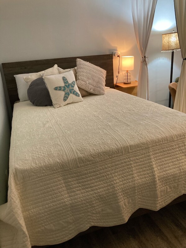 1 bedroom, desk, iron/ironing board, free WiFi