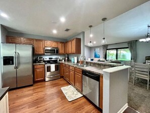 Private kitchen - Beautiful Single Family Home Convenient to Tampa/Hospital /Large fenced backyard (Tampa)