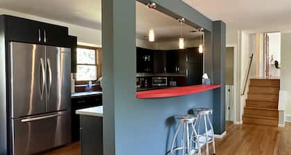 Modern SoBo 3-Bd with Office, Views; Near trails, dining, CU and Chautauqua