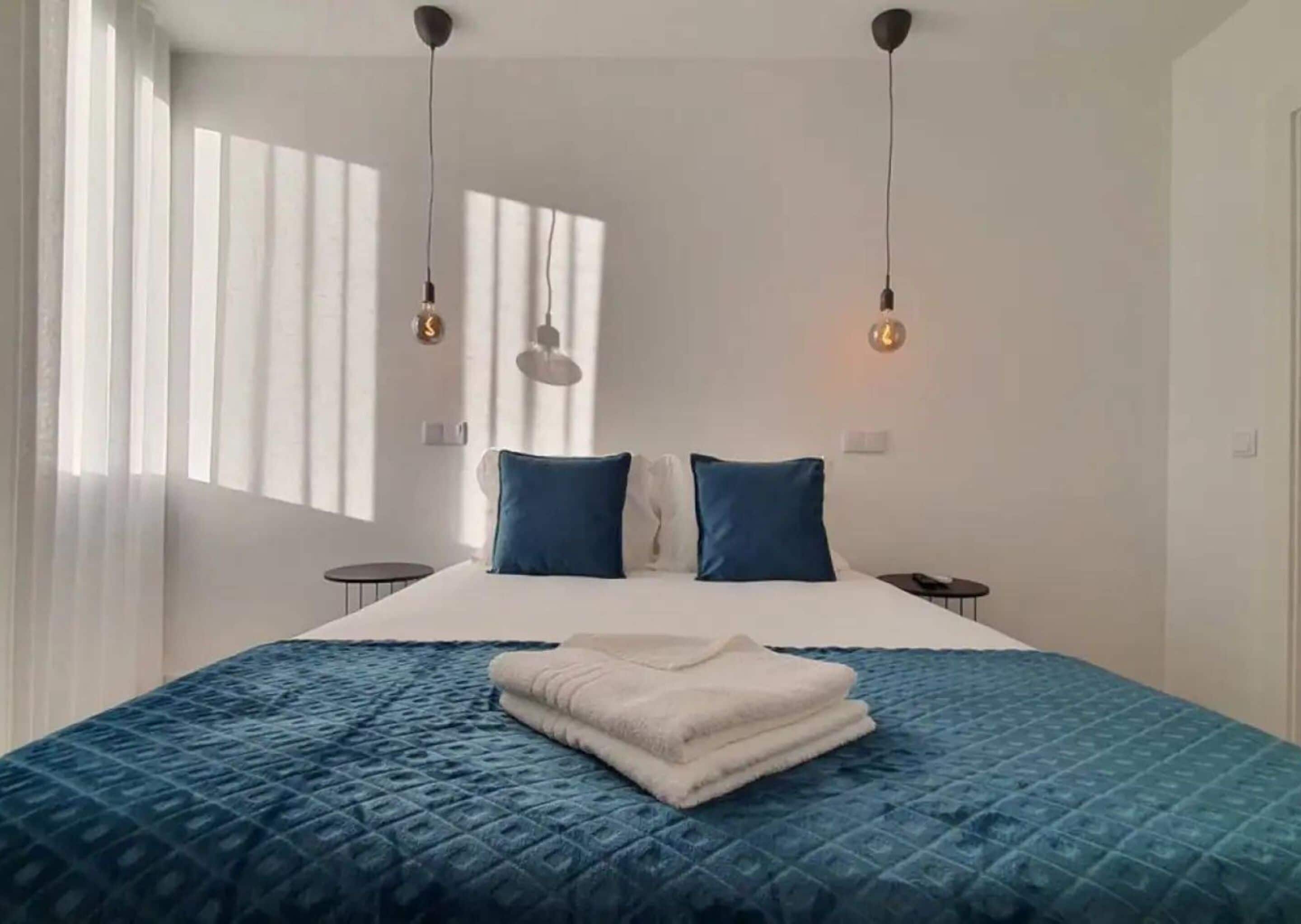 Kamer, 1 slaapkamer, privébadkamer | 4 slaapkamers, beddengoed