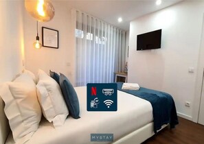 Studio, 1 Bedroom, Terrace | 4 bedrooms, bed sheets - Seasons Porto-gaia by Mystay (Vila Nova de Gaia)