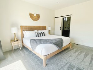 4 bedrooms, desk, free WiFi, bed sheets