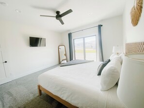 4 bedrooms, desk, free WiFi, bed sheets