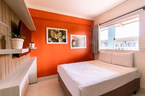 Apartment | Ruang tamu | 32 inci televisyen LCD dengan satelit, bola sepak meja, meja ping pong