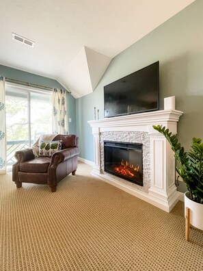 Smart TV, chimenea y servicios de streaming