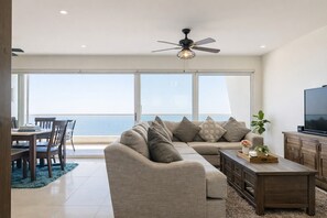 Smart TV, books, stereo - 6th-Floor Oceanfront - Indoor Pools, Sauna, Private Beach (Rosarito BC)