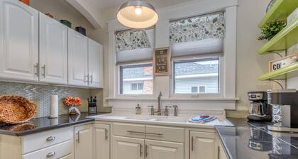 Cherry Blossom I: Downtown w/ Fenced Yard for Dogs!