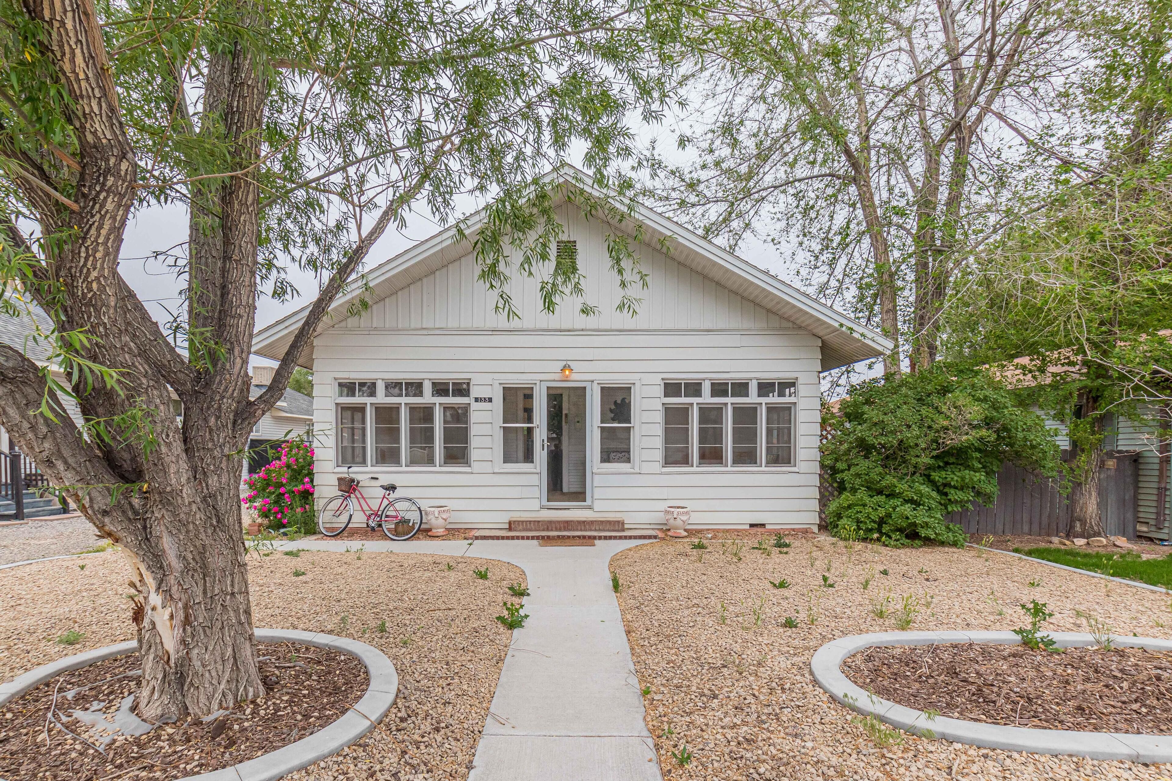 Cherry Blossom I - Cozy & Comfortable w/ Great Location