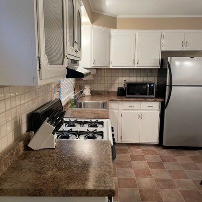 Relaxing Cozy Getaway near Forest Lake, Outdoor Recreation