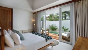 Villa de lujo, 1 cama King size, tina, vista a la alberca | 1 habitación, minibar y caja de seguridad en la habitación