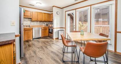 Retro Comic Retreat Near Ft. Bragg