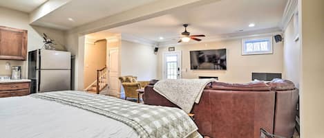 Iron/ironing board, travel crib, internet, bed sheets