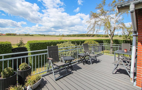 Property grounds - Amazing home in Samsø with kitchen (Samsø)