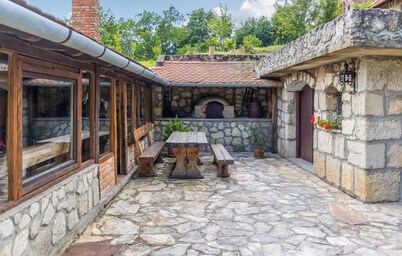 Bonita casa en Radovanci con jacuzzi.