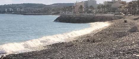 Plage à proximité, pêche sur place