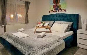 3 bedrooms, travel crib, free WiFi, bed sheets