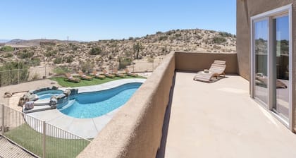 Bohemian at the Boulder's: spa, pool and desert views!