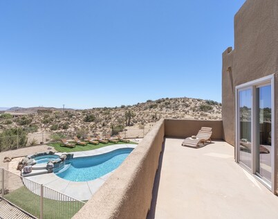 Bohemian at the Boulder's: spa, pool and desert views!