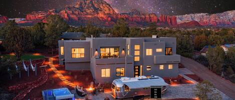 المنشأة من الخارج