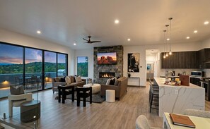 Smart TV, fireplace, table tennis