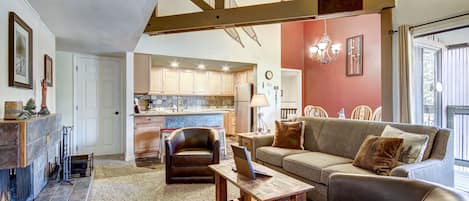 Condo, 2 Bedrooms | Interior