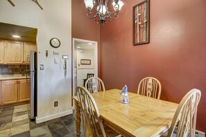Condo, 2 quartos | Opções para refeição