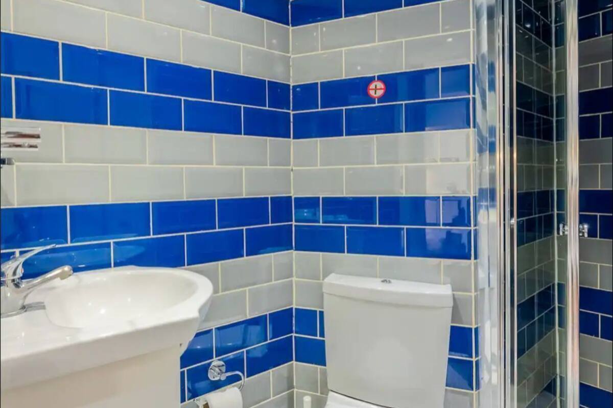 Standard Twin Room | Bathroom