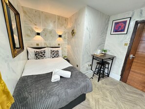 Dobbeltrom – basic, privat bad (Room 10) | Wi-fi (inkludert)