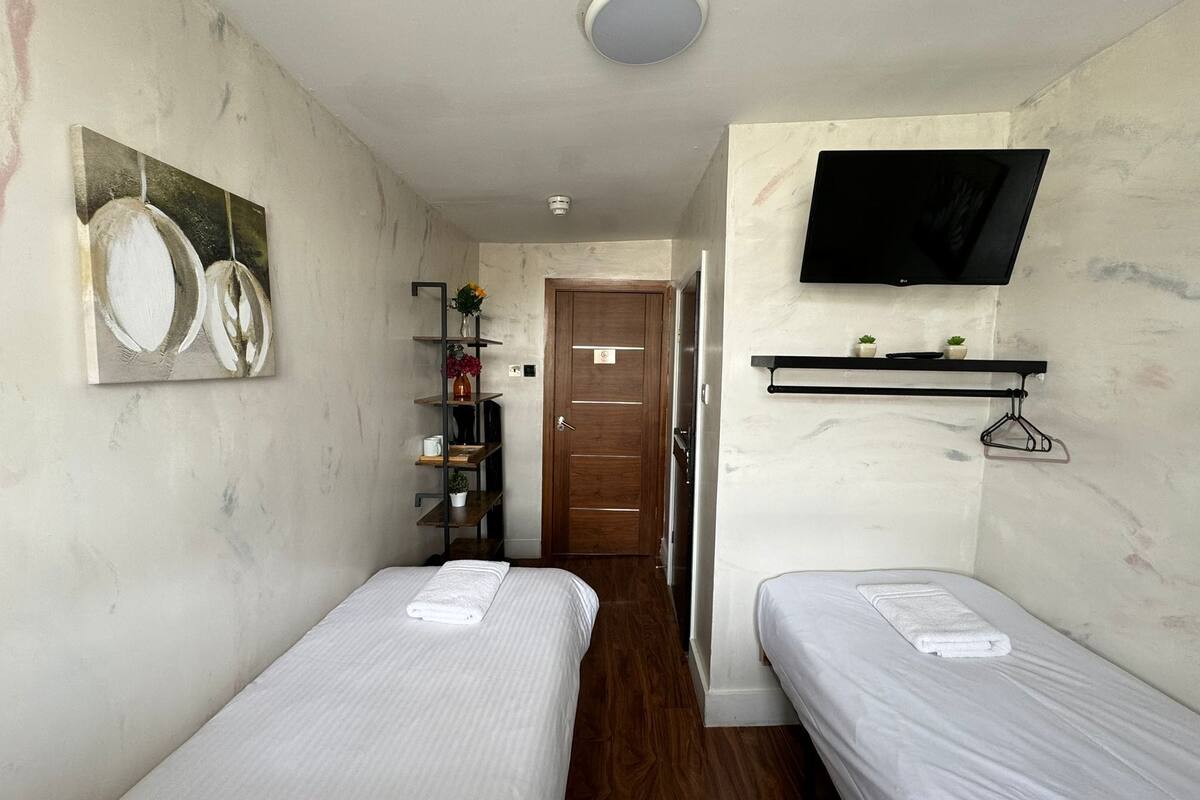 Small Twin Room | 1 bedroom, free WiFi