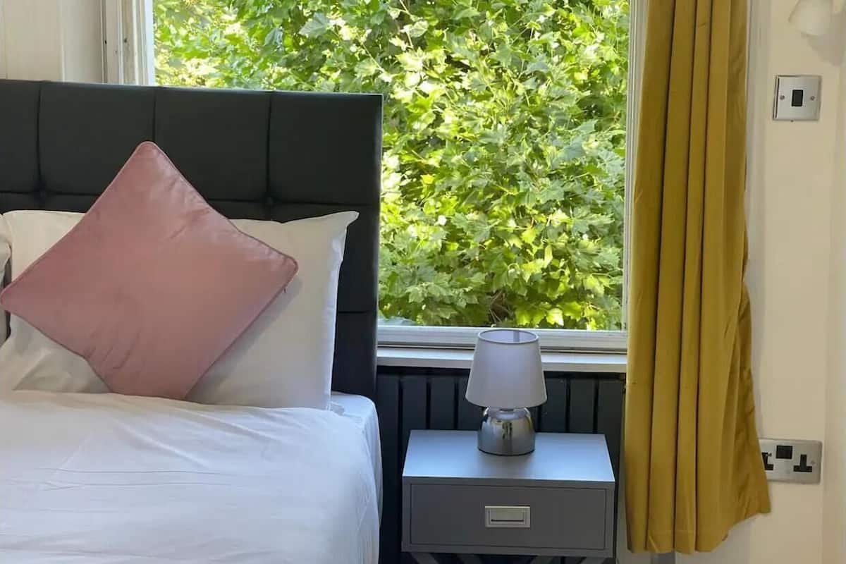 Basic dubbelrum - privat badrum (Room 22) | Gratis wi-fi