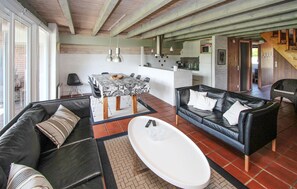 TV, fireplace - Gorgeous home in Samsø with kitchen (Samsø)