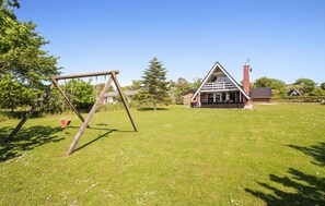 Children's area - Gorgeous home in Samsø with kitchen (Samsø)