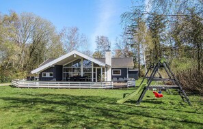 Children's area - Awesome home in Samsø with kitchen (Samsø)